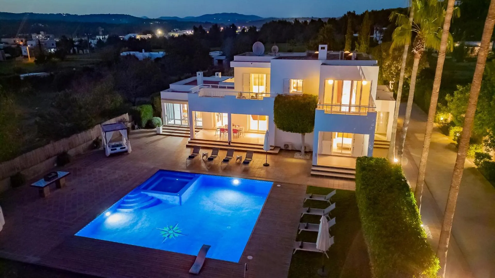 Villa Near Ibiza Town Sleeps 8 - Can Fluxa Can Furnet Spanien