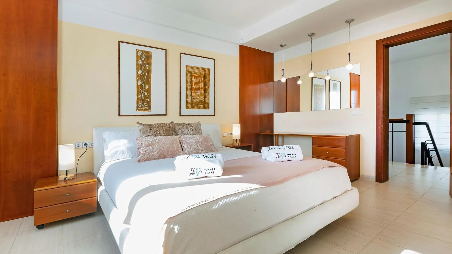 Villa Near Ibiza Town Sleeps 8 - Can Fluxa Can Furnet 0*,  Spanien