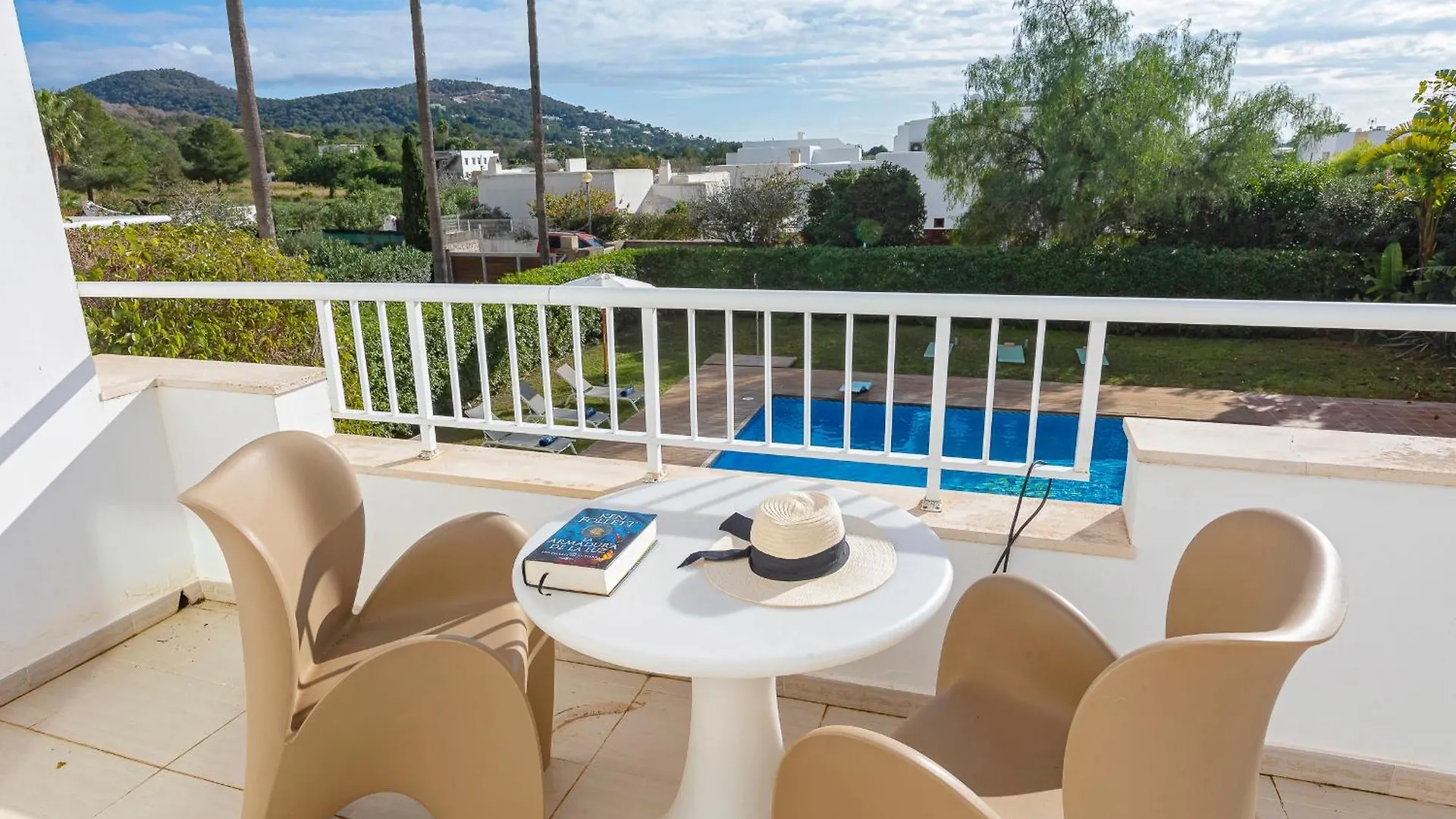 Villa Near Ibiza Town Sleeps 8 - Can Fluxa Can Furnet