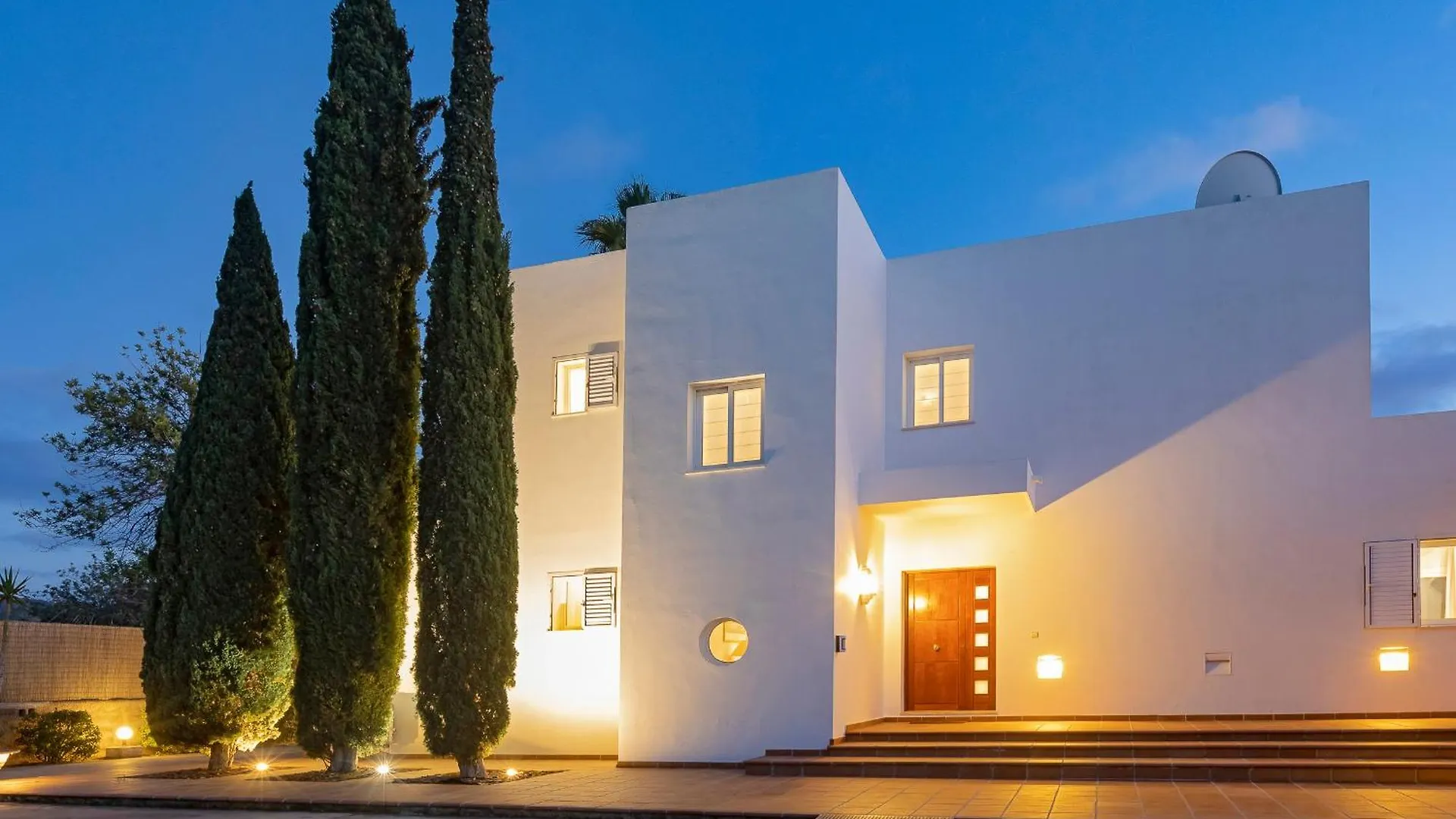 Villa Near Ibiza Town Sleeps 8 - Can Fluxa Can Furnet