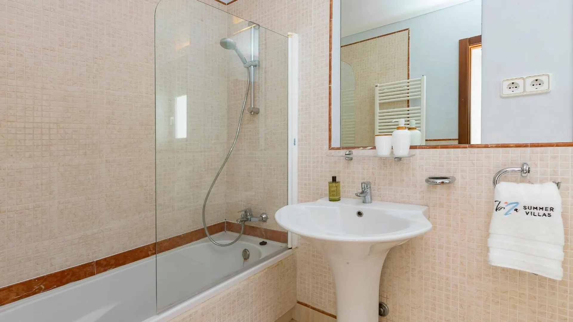 Villa Near Ibiza Town Sleeps 8 - Can Fluxa Can Furnet
